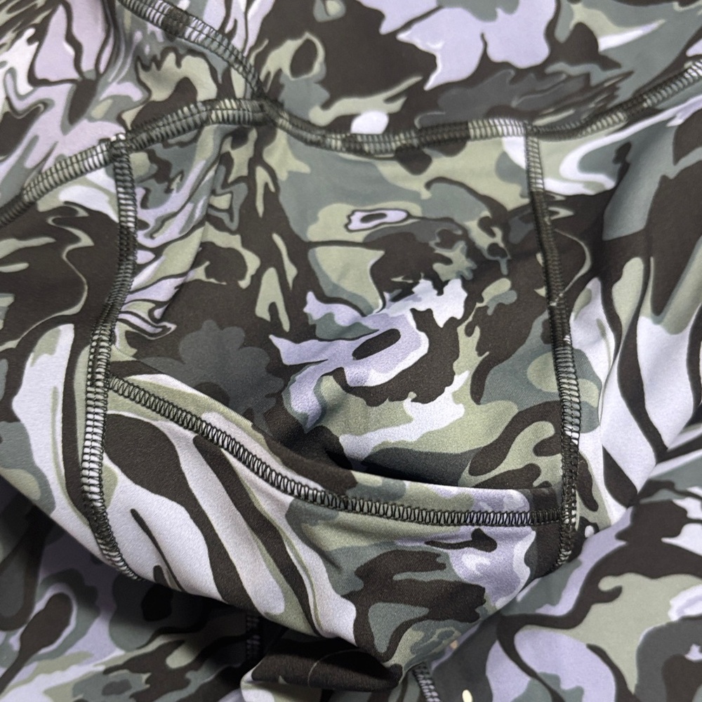 lululemon athletica Camouflage Leggings - Black and Blue - Picture 5 of 14